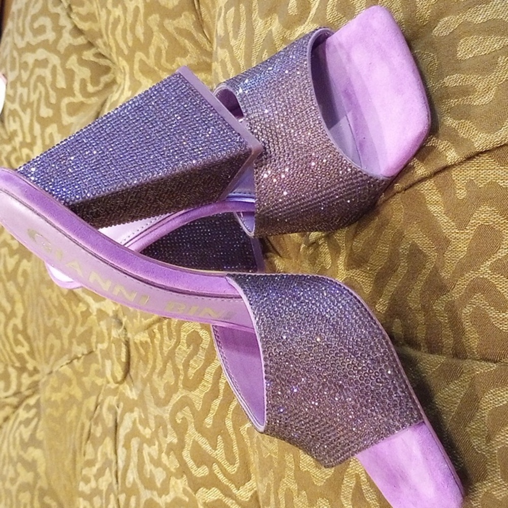 Gianni Bini Heels - Picture 1 of 8